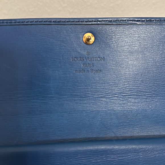 Preloved Louis Vuitton blue epi Sarah wallet - Picture 7 of 14